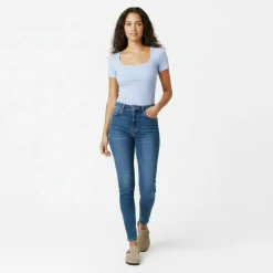 Women's Long-Sleeve T-Shirt