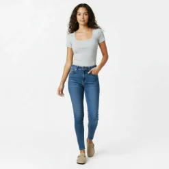 Women's Long-Sleeve T-Shirt