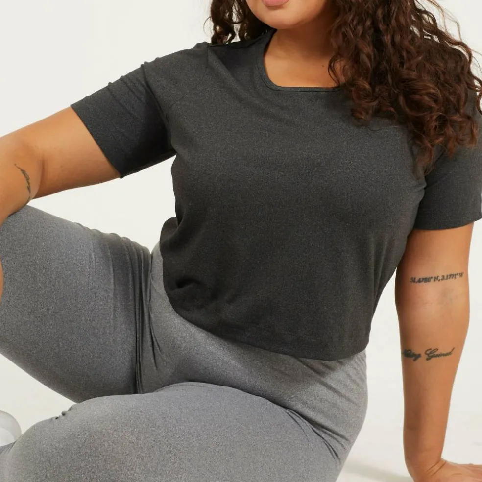 Womens Plus Size Cropped Round Neck T-shirt