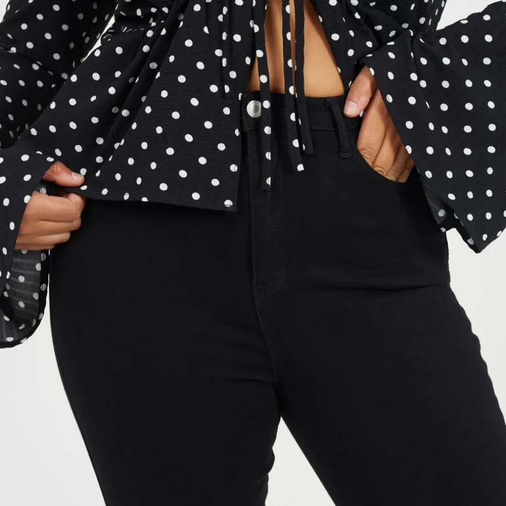 Womens Plus Size Mid Rise Skinny Jean
