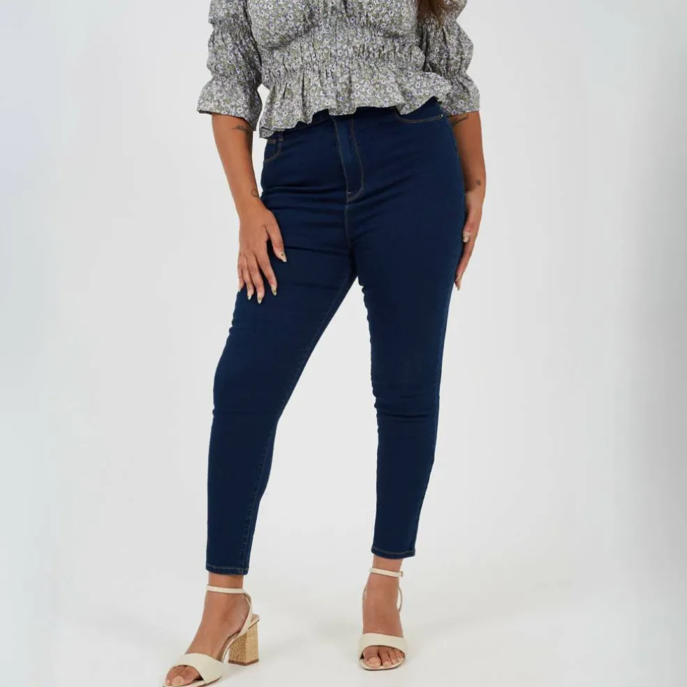 Womens Plus Size Mid Rise Skinny Jean