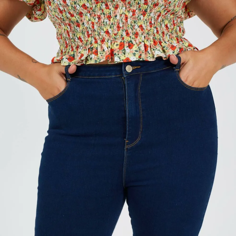 Womens Plus Size Mid Rise Skinny Jean
