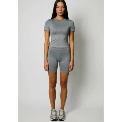 Women's Signature Slim Fit T-Shirt
