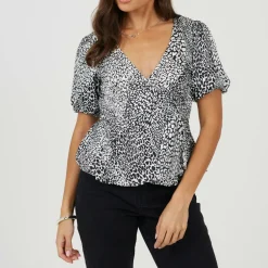 Women's Wrap Top